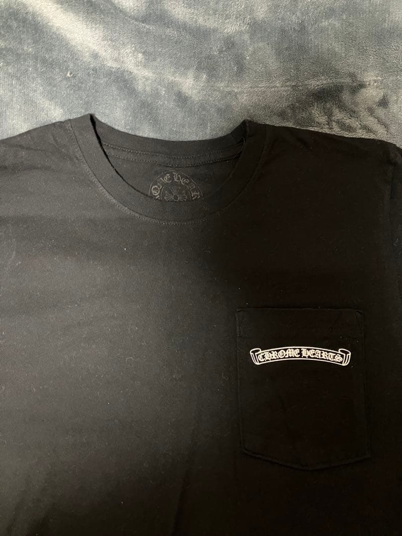 CHROME HEARTS ブラックポケットTシャツ