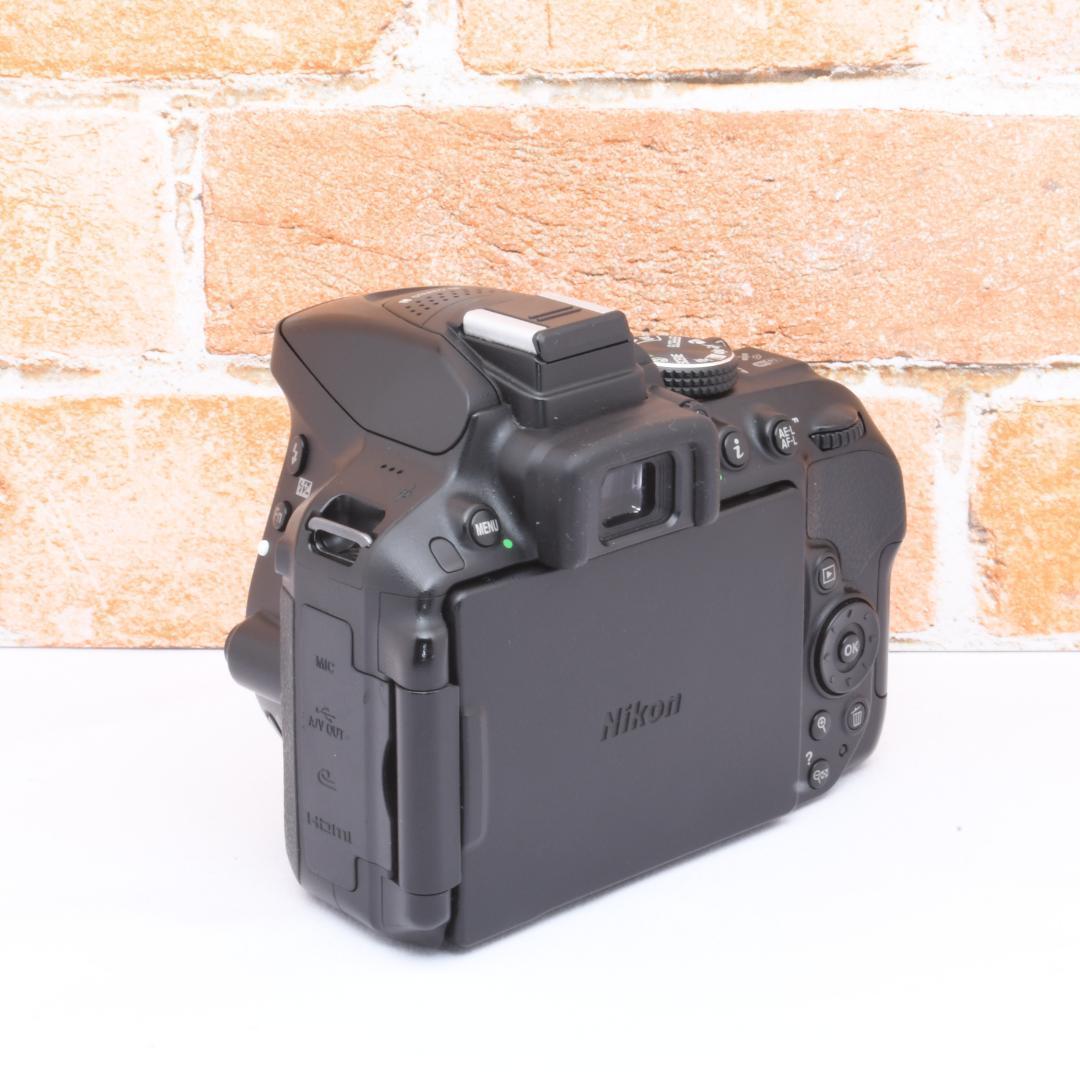 デジタル一眼レフ入門✨ニコン D5300✨手ぶれ補正✨Wi-Fi機能つき