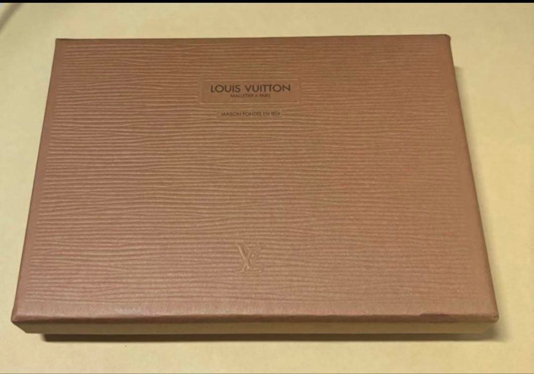 ルイヴィトン パスポートケース ダミエ