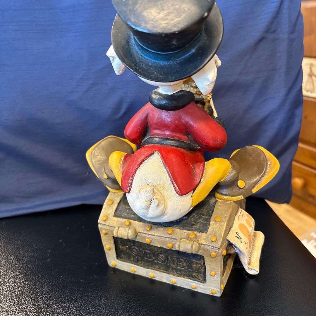 アンティークスクルージ・マクダック 宝箱フィギュア