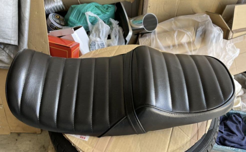 あつ　CB400SF　タックロール　アンコ抜き　ローダウン　NC39　42