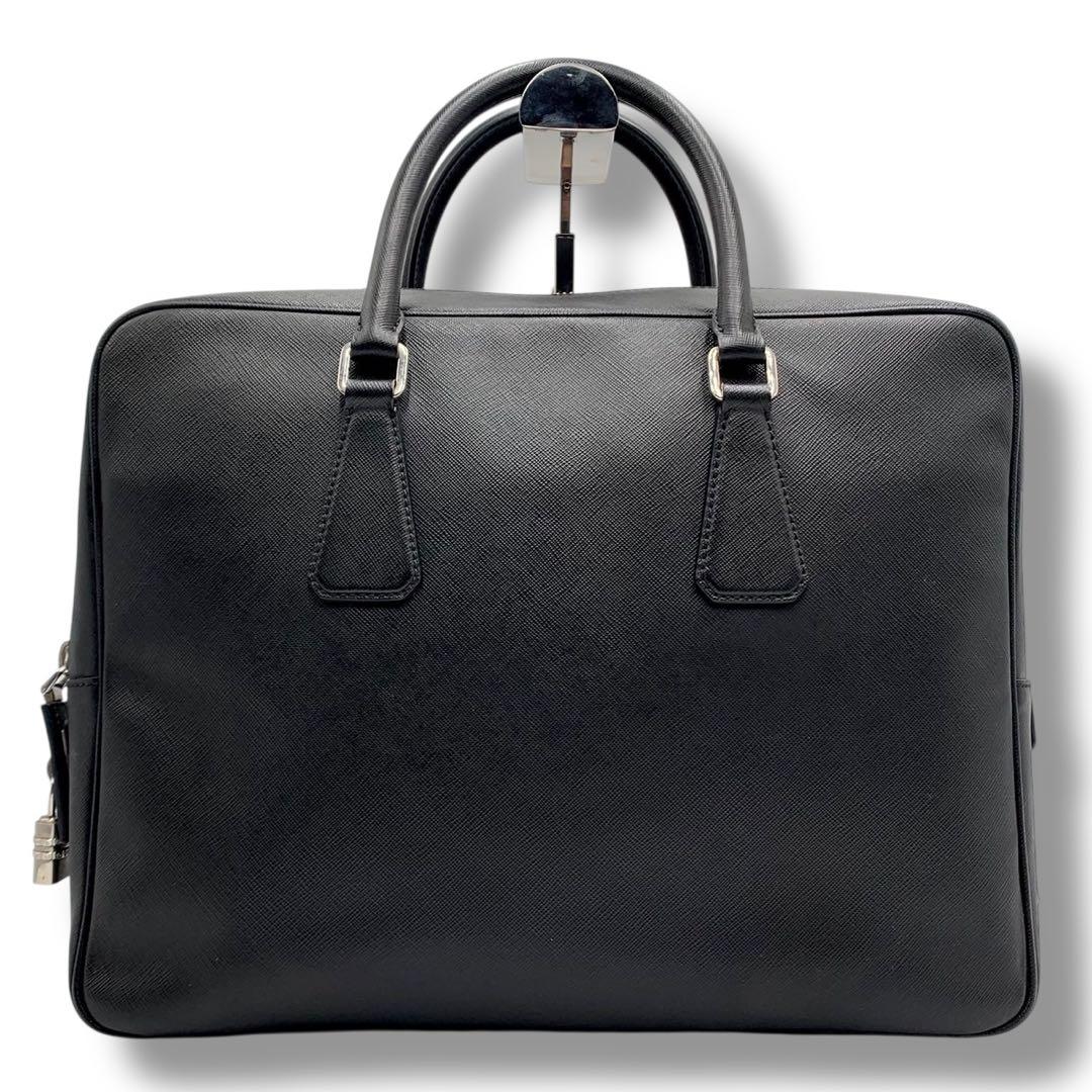 美品✨プラダ ビジネスバッグ 三角ロゴプレート サフィアーノレザー 黒 南京錠付