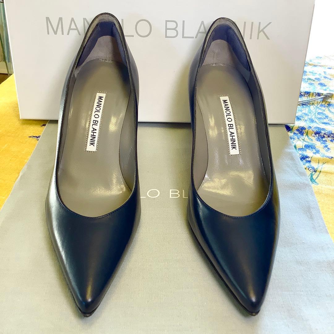 新品同様! マノロブラニク 定番キエッタ 極上ネイビー スムースカーフ23㎝