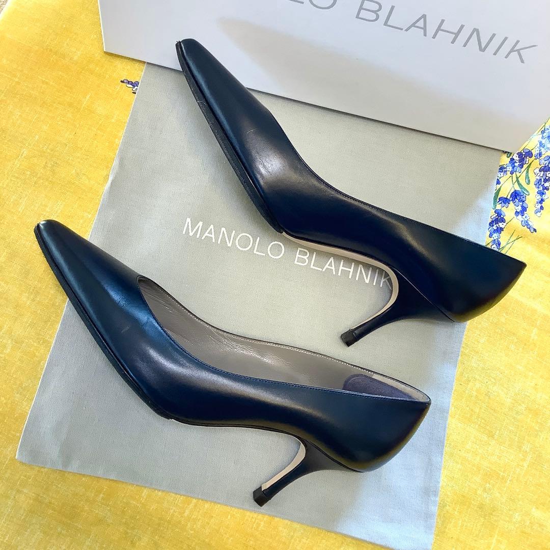 新品同様! マノロブラニク 定番キエッタ 極上ネイビー スムースカーフ23㎝