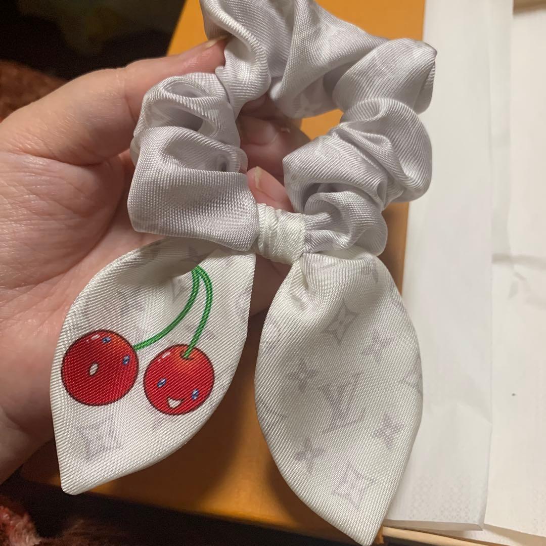 ルイヴィトン　シュシュ　村上隆　チェリー　新品未使用　白