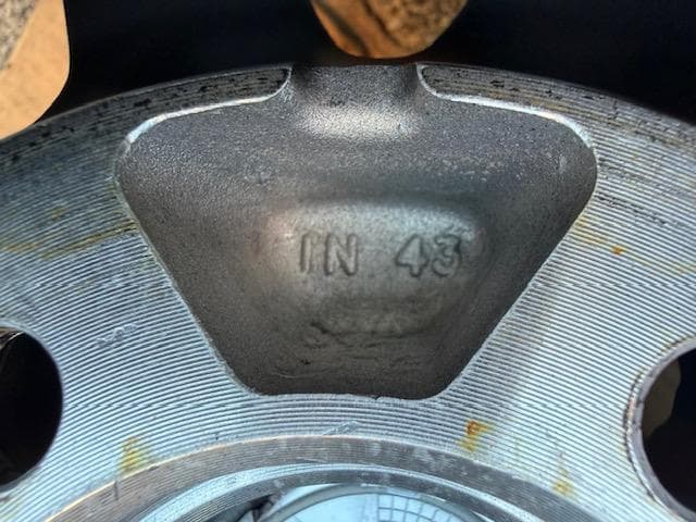 セレナ ノア ヴォクシー スタッドレスタイヤセット 195/65R15 バリ山！