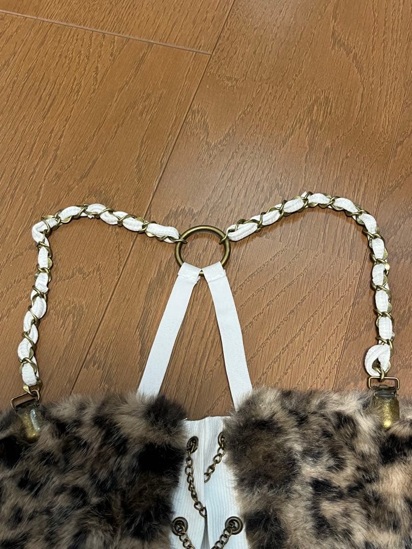 ２３５　d.i.a ホワイト　ベアトップ　☆☆