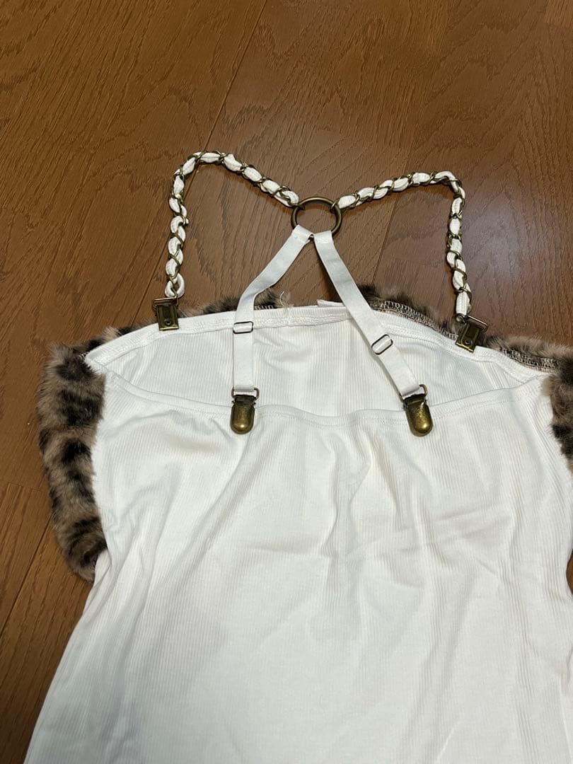 ２３５　d.i.a ホワイト　ベアトップ　☆☆