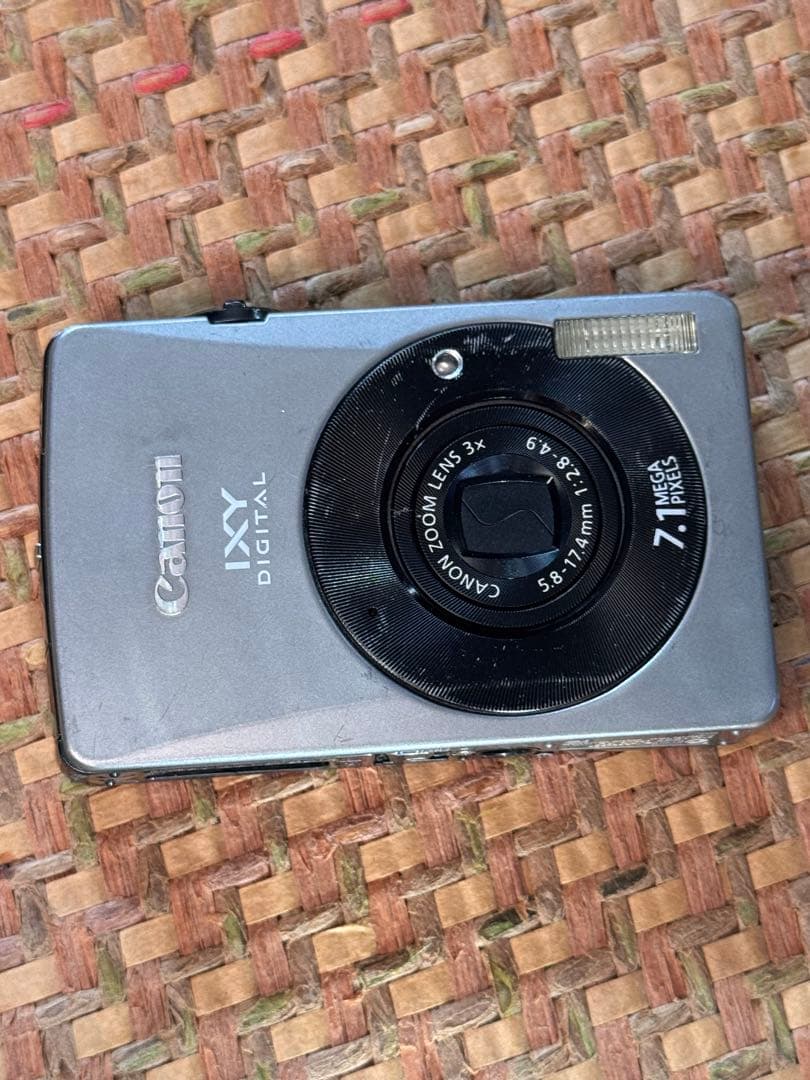 セール Canon IXY 7倍ズーム コンパクトデジタルカメラ