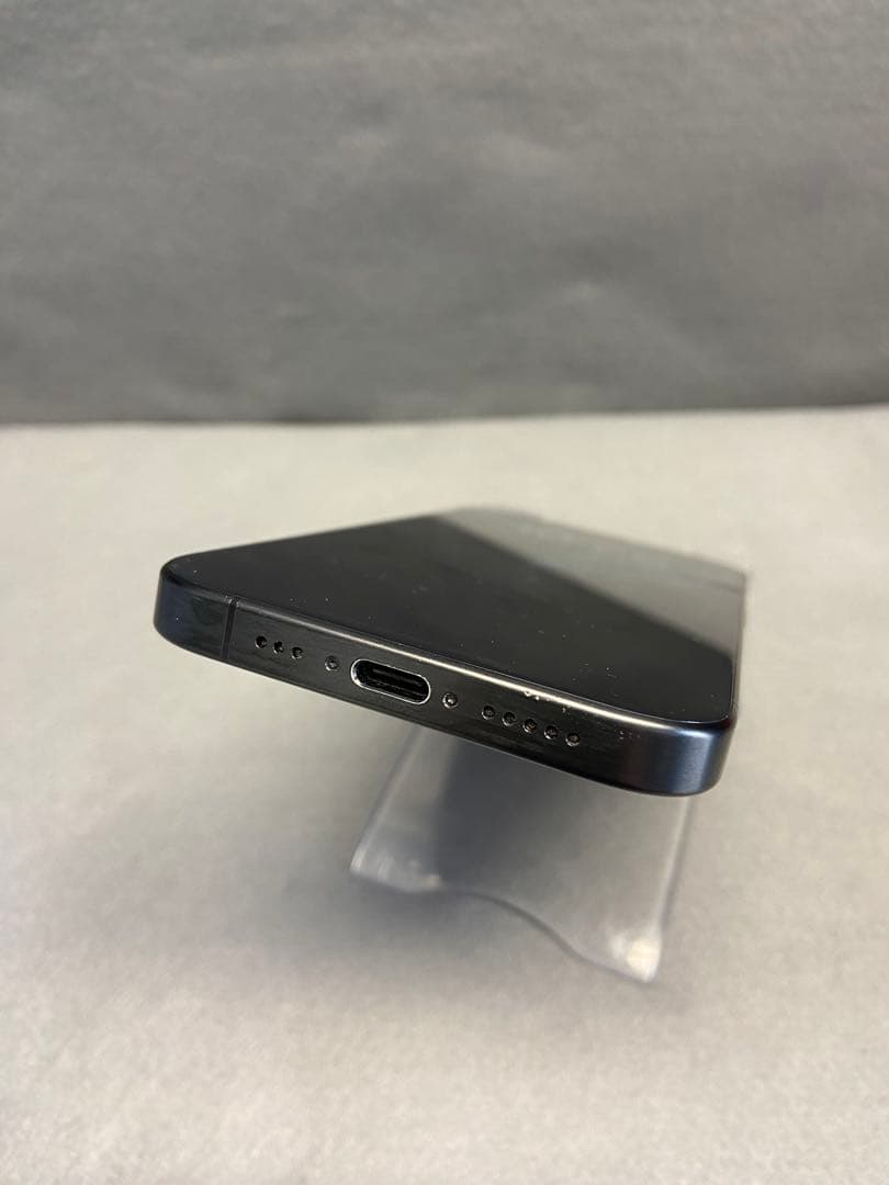 美品 国内版 SIMフリー iPhone15 Pro 1TB ブラックチタニウム