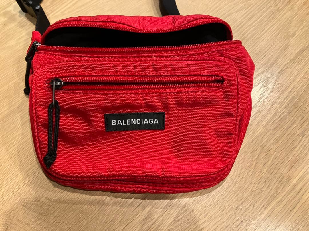 BALENCIAGA ボディバッグ レッド