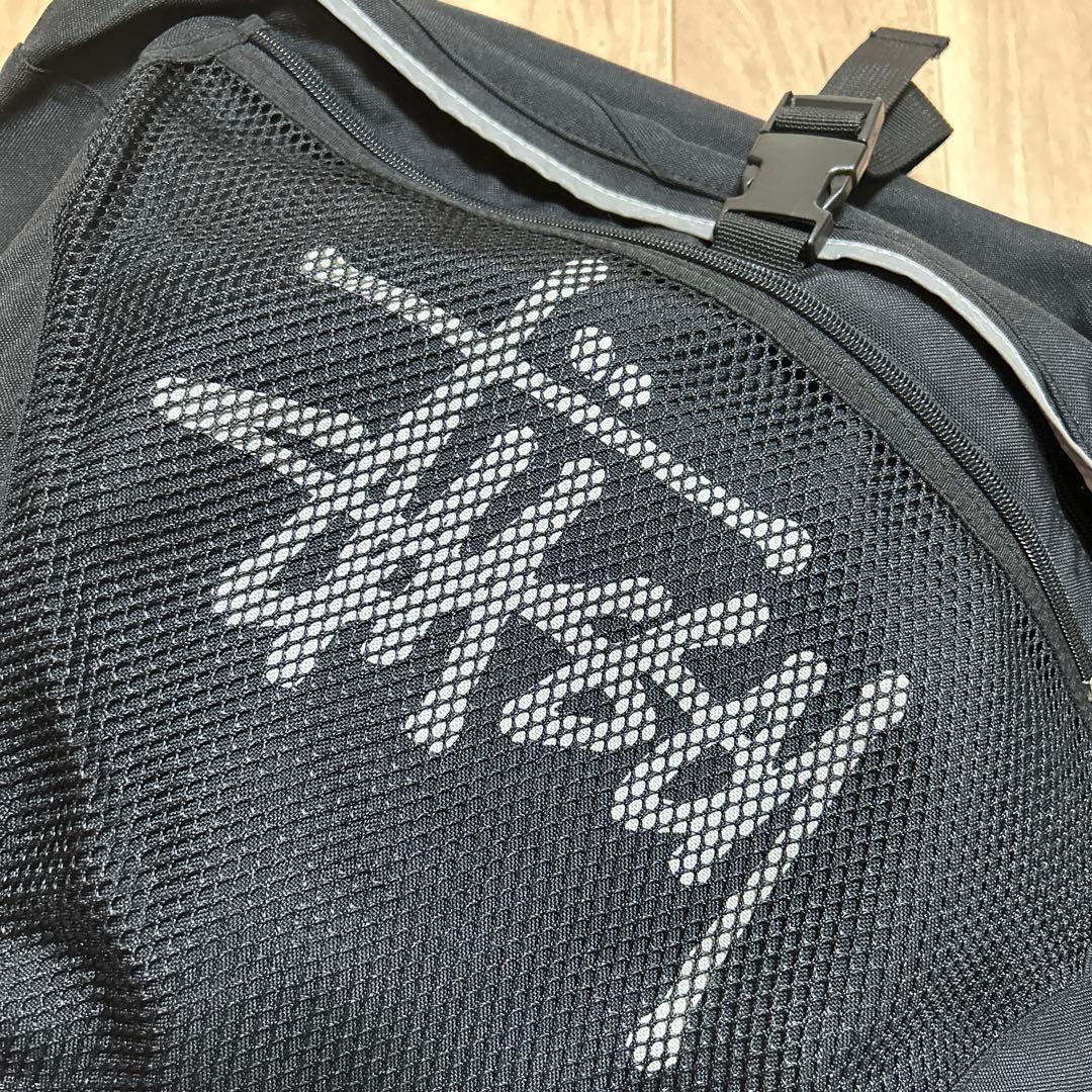 old stussyステューシー　黒　ブラックメッセンジャーバッグ　古着　y2k