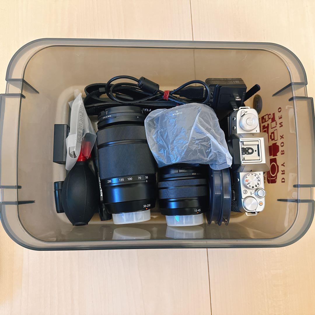 富士フイルム X-T100 ダブルズームレンズキット　シャンパンゴールド