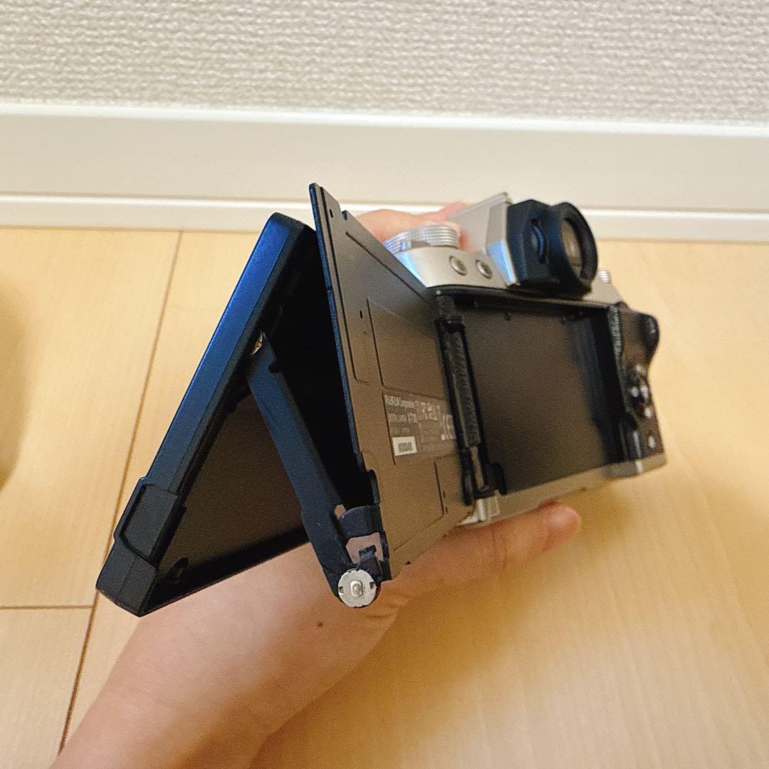 富士フイルム X-T100 ダブルズームレンズキット　シャンパンゴールド