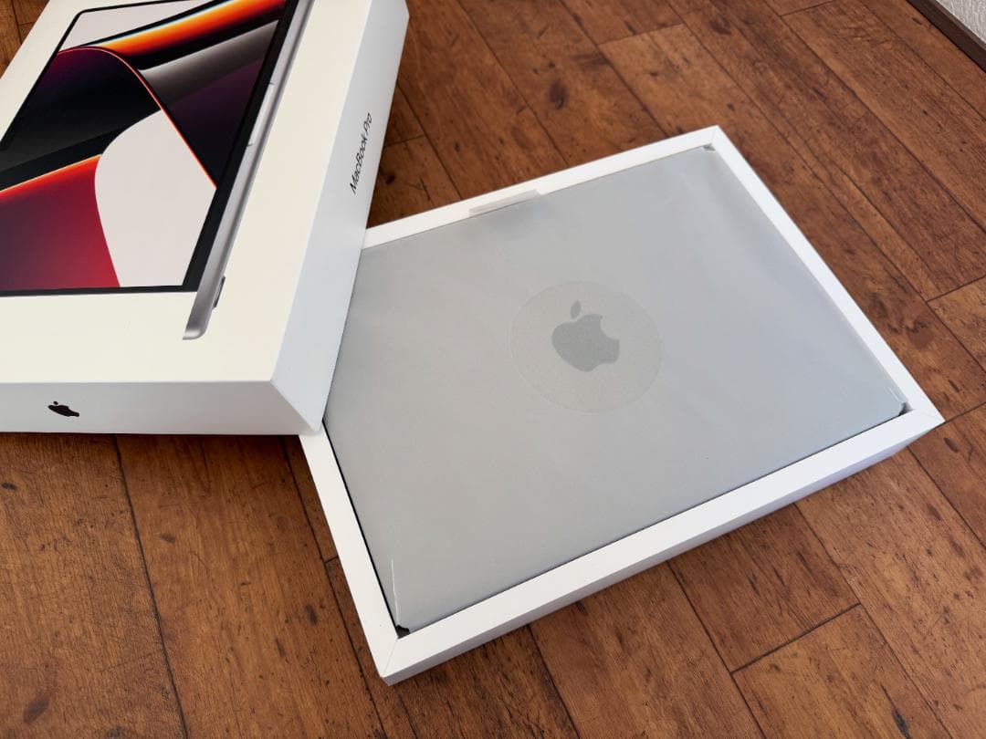 M1 Pro MacBook 10/16コア 16GBメモリ 1TBストレージ