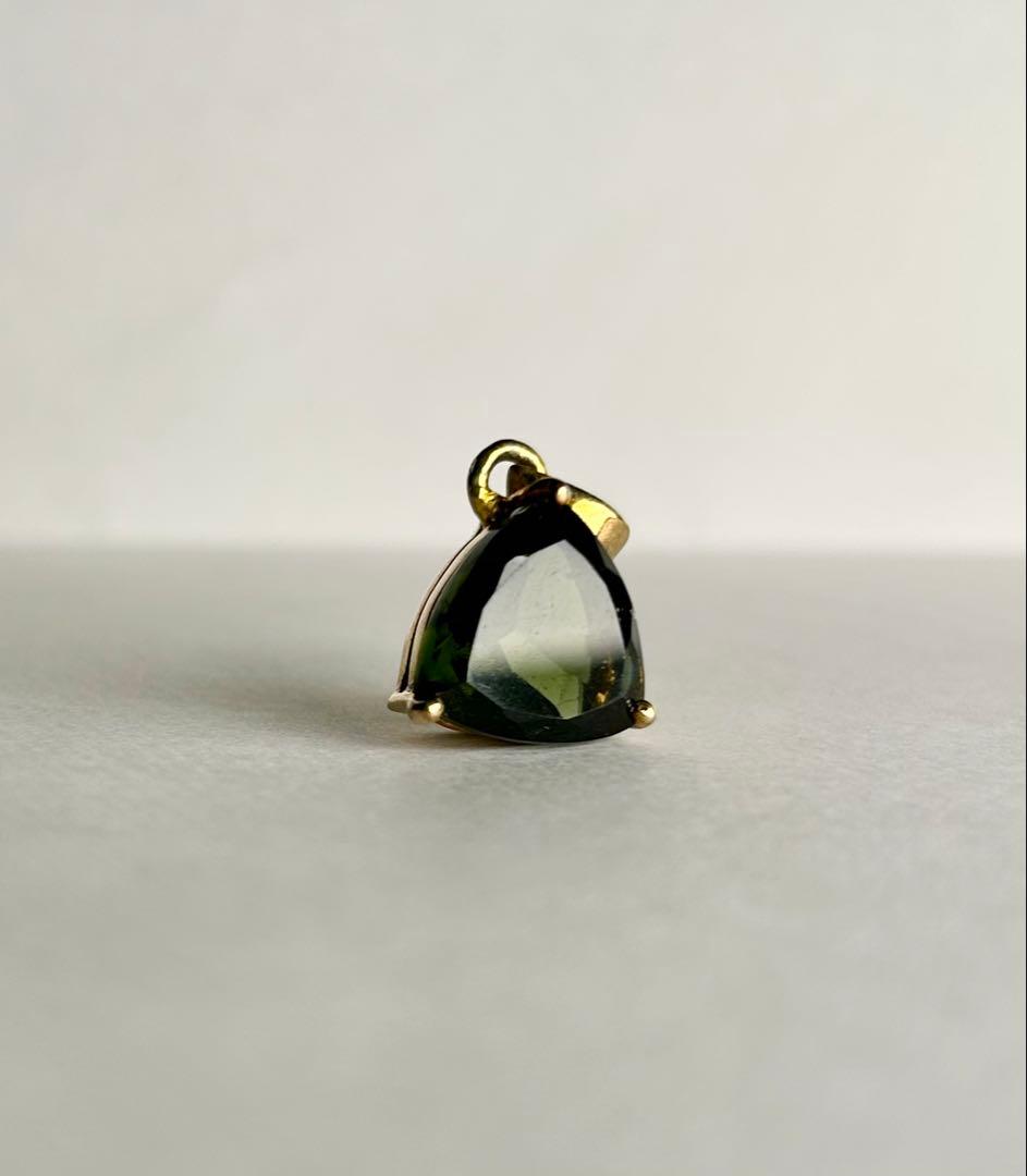 モルダバイト AAAランク ファセットカットペンダント18kgpチャーム