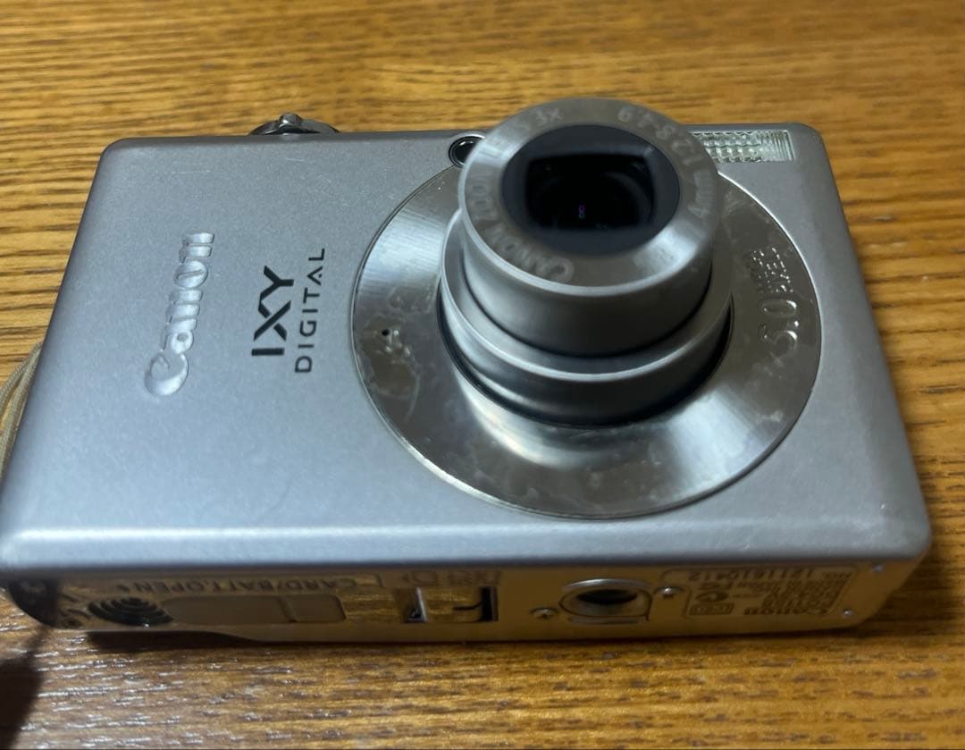 【Canon IXY digital 60 】シルバー デジタルカメラ
