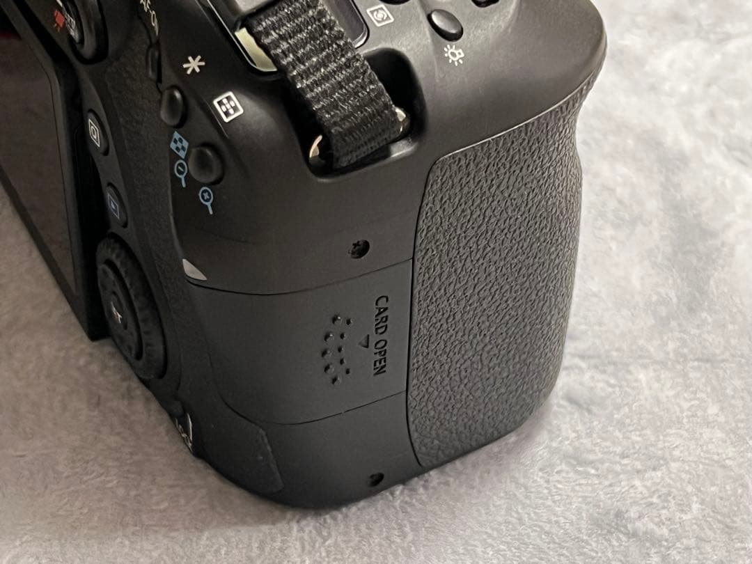 Canon EOS 80D ボディ