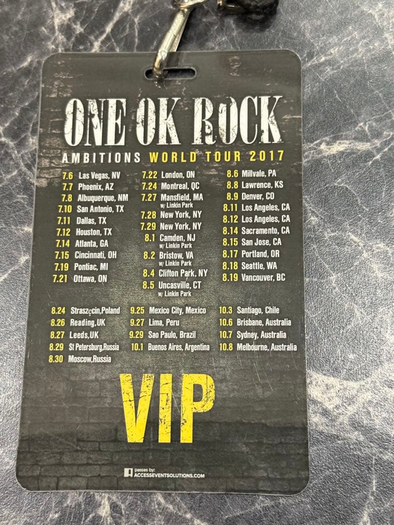 ONE OK ROCK 「AMBITIONS 」海外版アルバム　直筆サイン入り