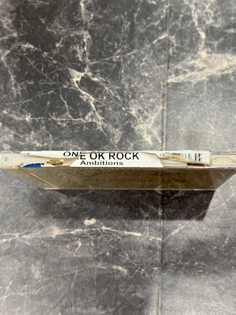 ONE OK ROCK 「AMBITIONS 」海外版アルバム　直筆サイン入り