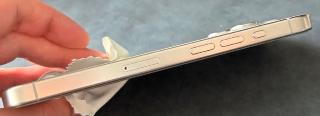 iPhone 15 Pro 256GB ナチュラルチタニウム（箱、付属品あり）