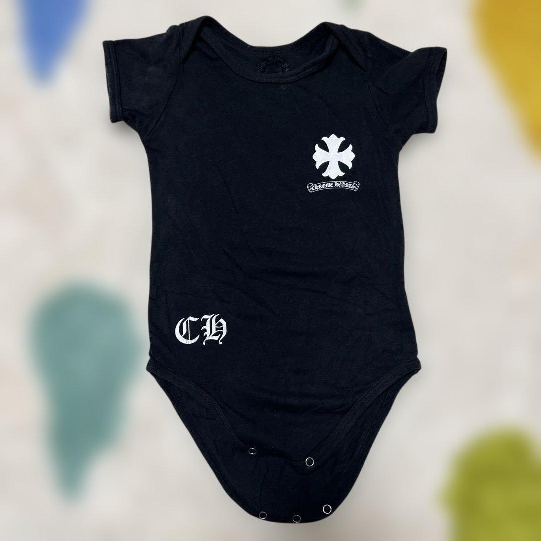 ★*★様 クロムハーツ　黒ロンパース CHロゴ スパイラル模様