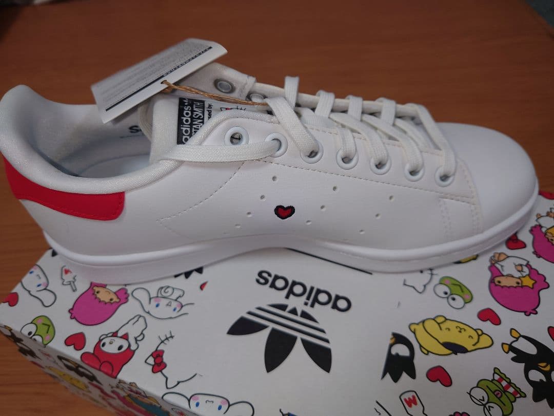 アディダス　スタンスミス　 キティ　２５．０