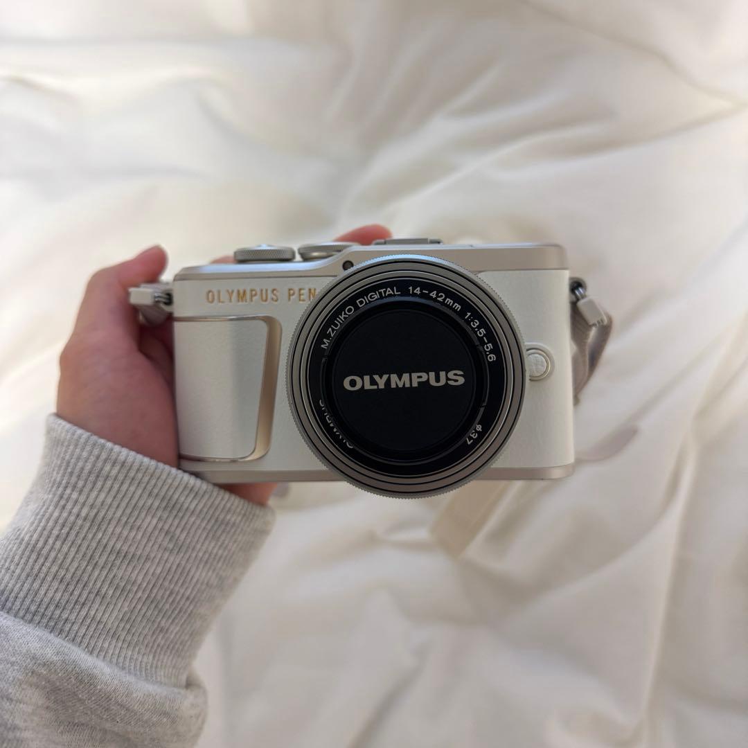 【超美品】Olympus PEN E-PL10 EZダブルズームキット ホワイト
