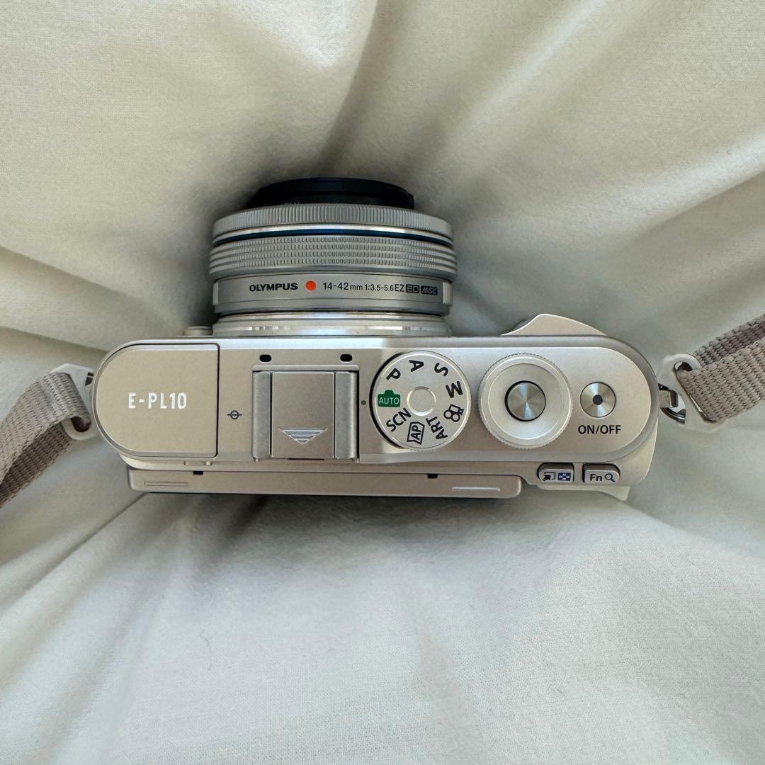 【超美品】Olympus PEN E-PL10 EZダブルズームキット ホワイト