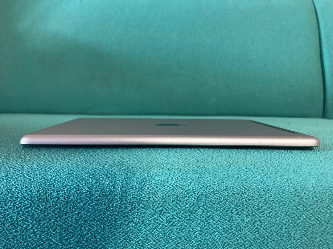 ① iPad 第6世代 Wi-Fi Cellular 128GB シルバー