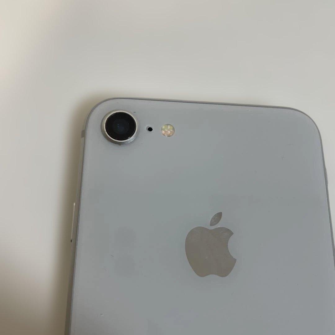 Apple iPhone8 シルバー 本体