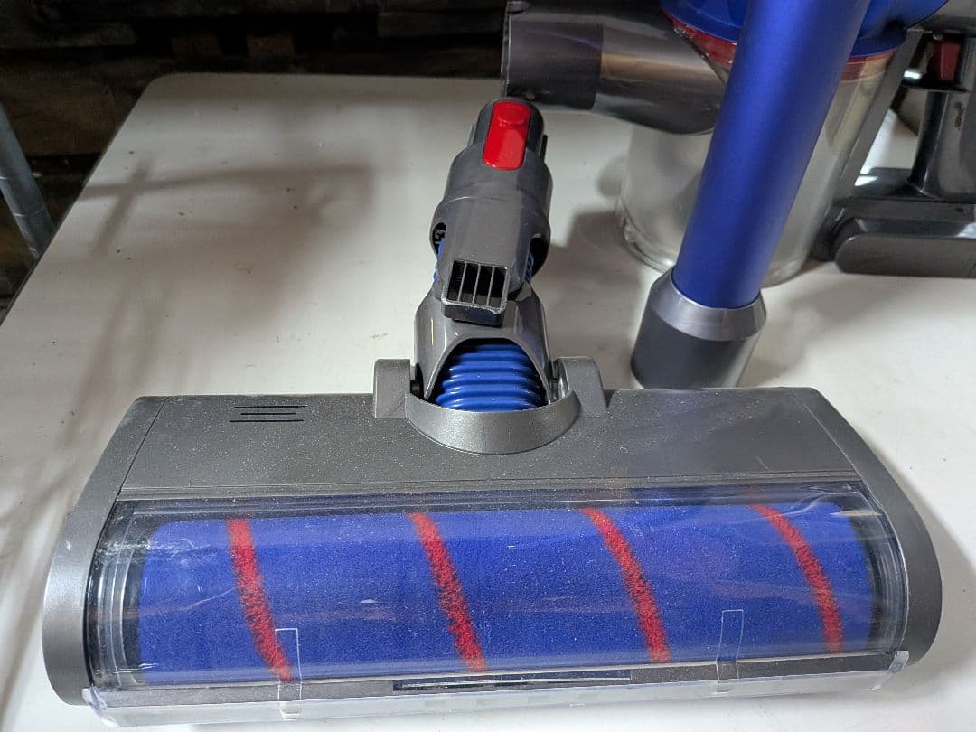 Dyson SV11 Fluffy ダイソン 掃除機 本体＋純正充電器 動作品