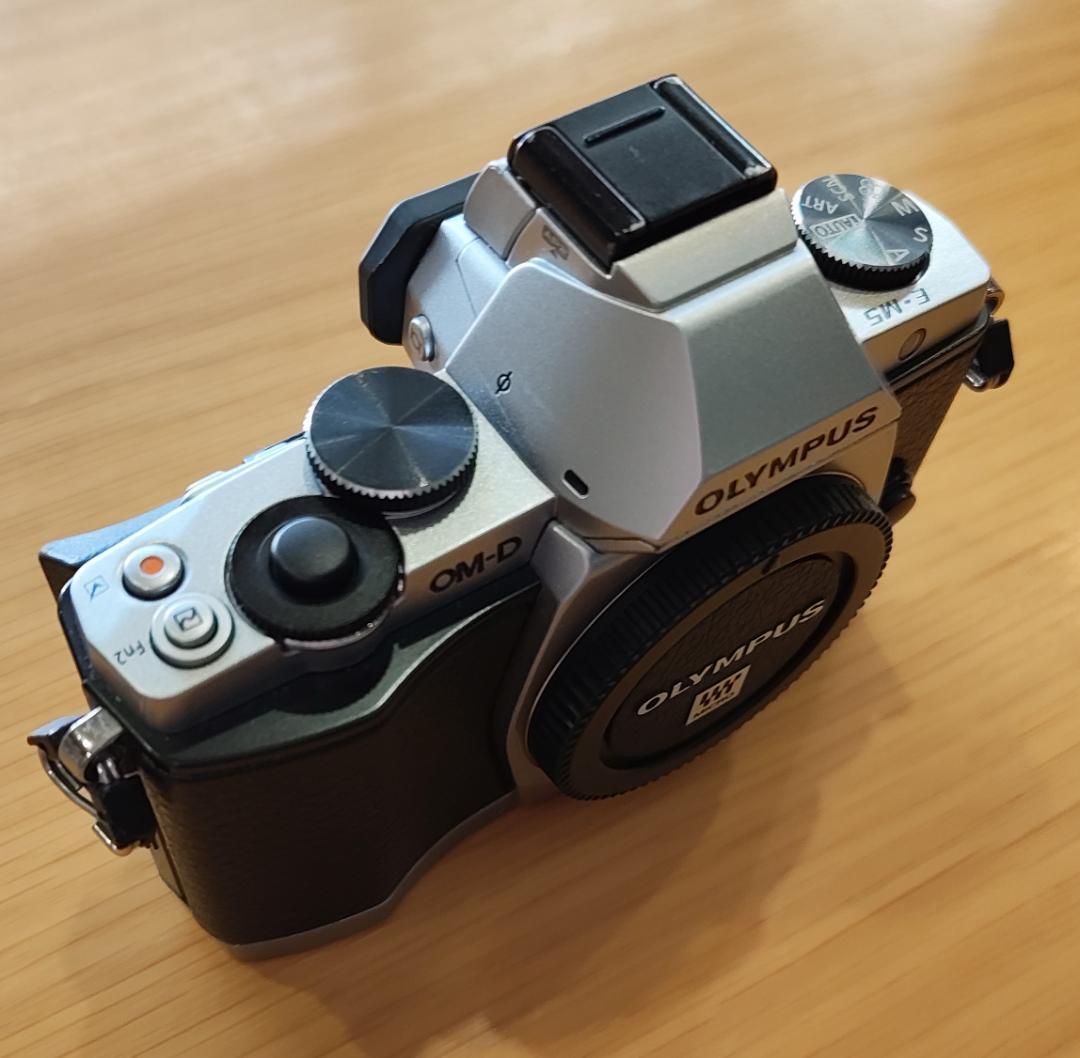 デジタルカメラ OLYMPUS OM-D E-M5
