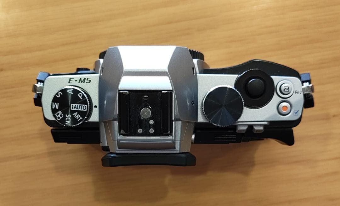 デジタルカメラ OLYMPUS OM-D E-M5