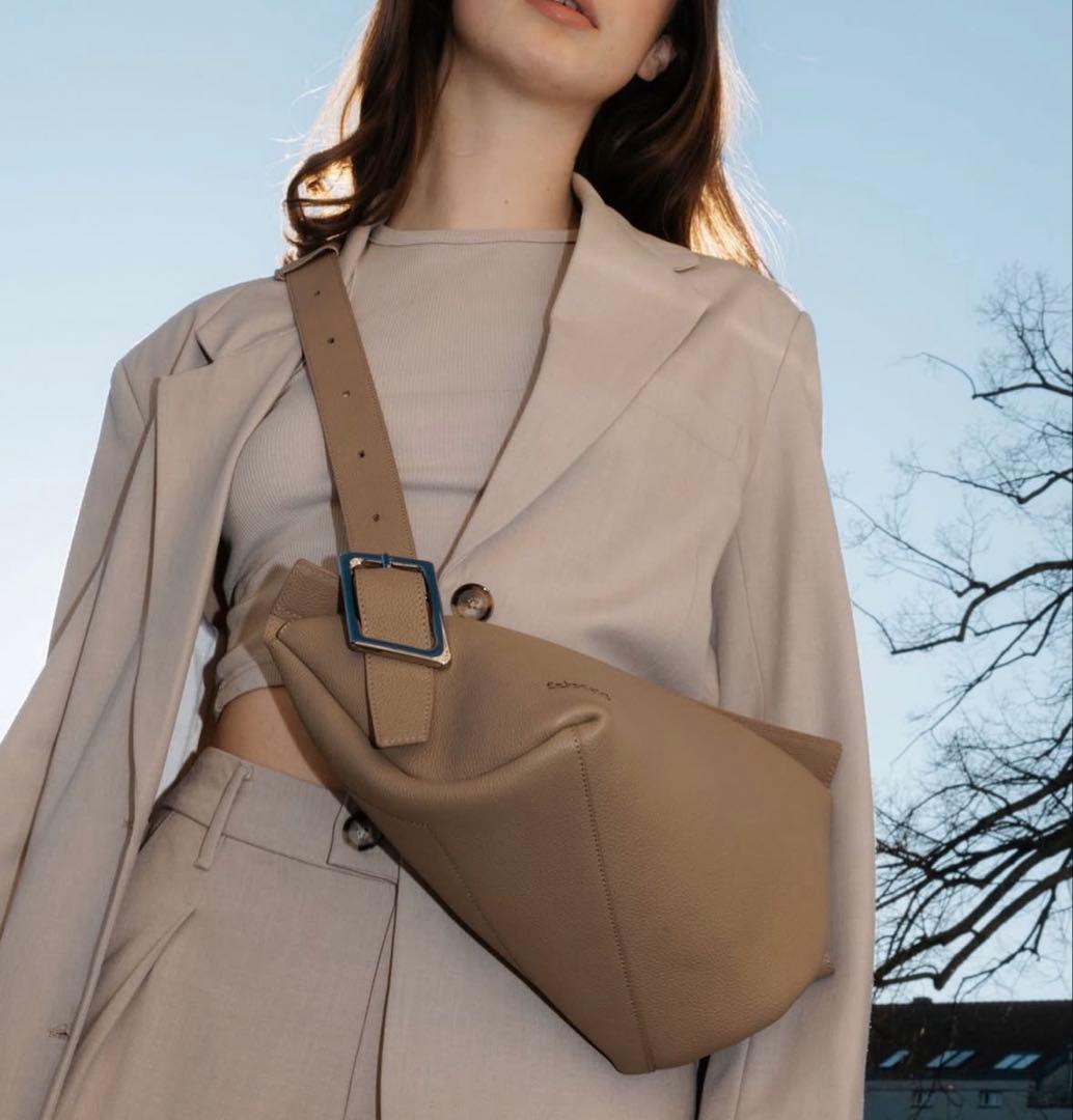 Rabeanco ラビアンコ　クロスボディバッグ　ベージュ