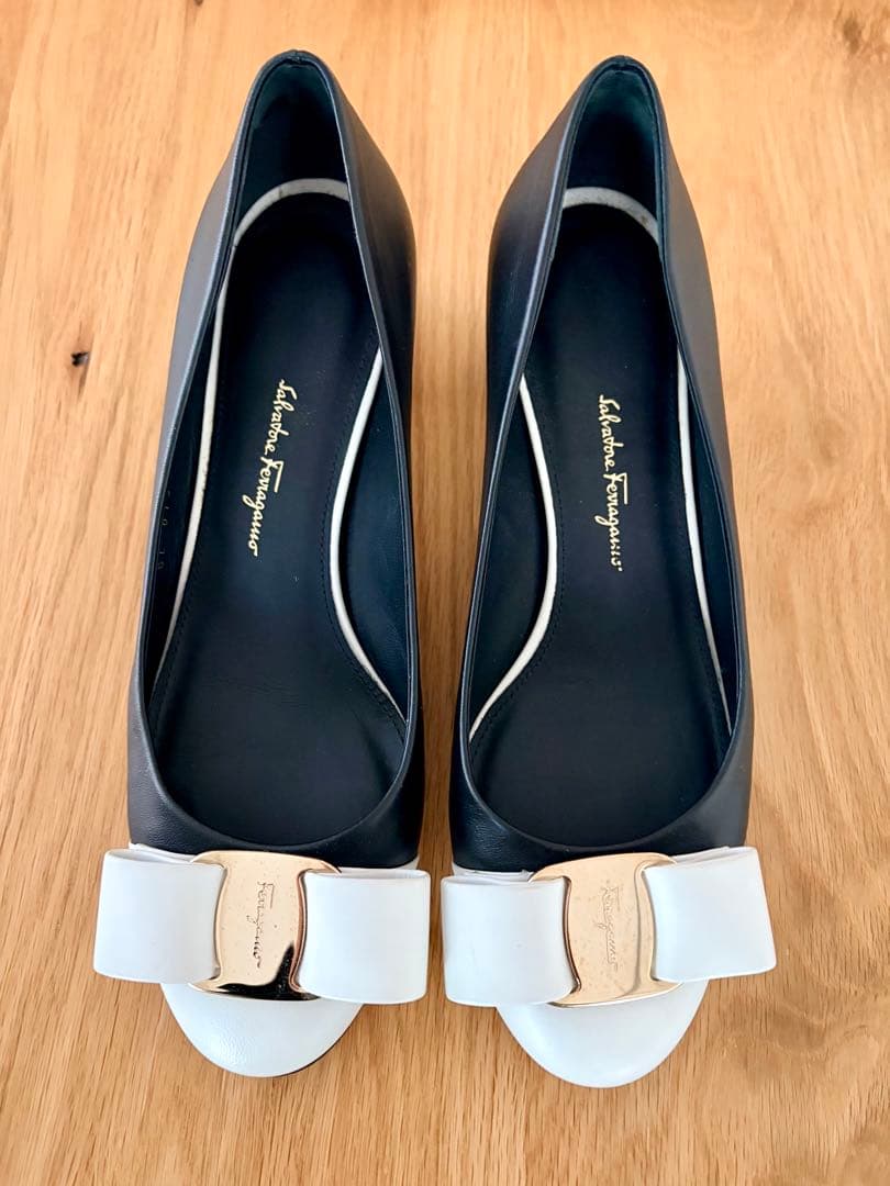 【美品】フェラガモ パンプス IVREA モノトーン 24cm