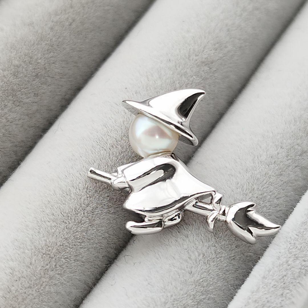 【美品】TASAKI　タサキ　パール　ピンバッジ　魔女　シルバー