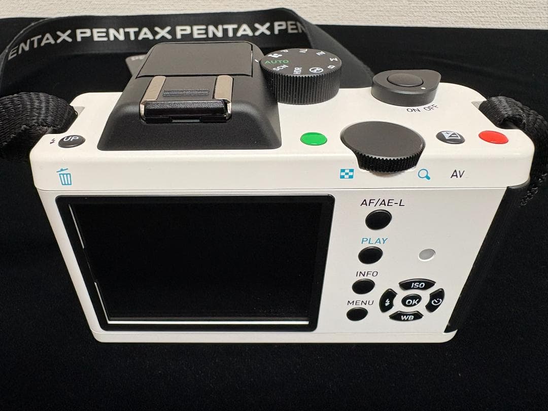 PENTAX K-01 デジタル一眼カメラ レンズ３本セット ホワイト