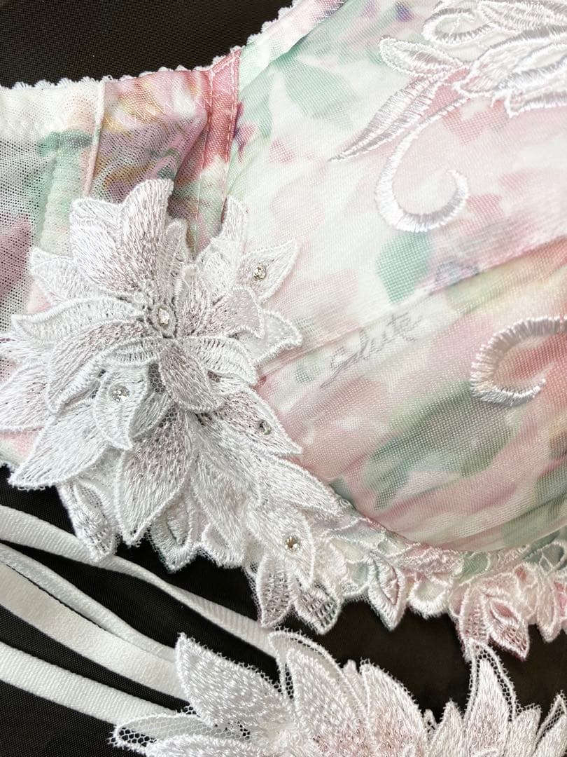 新品　ワコール　サルート　62G アールデコ　E75 ソングM PI