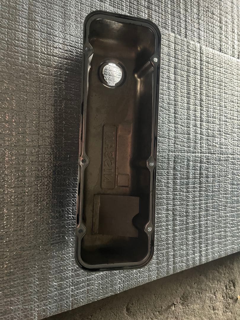 Nissan タペットカバー メッキ　サニトラ