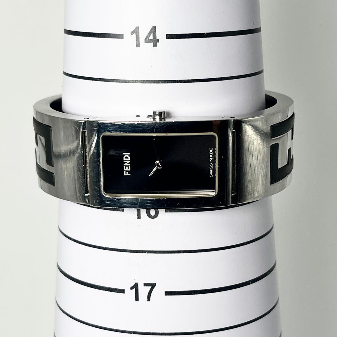 【新品電池/稼働品】フェンディ 3250L バングルウォッチ ズッカ F柄 SS