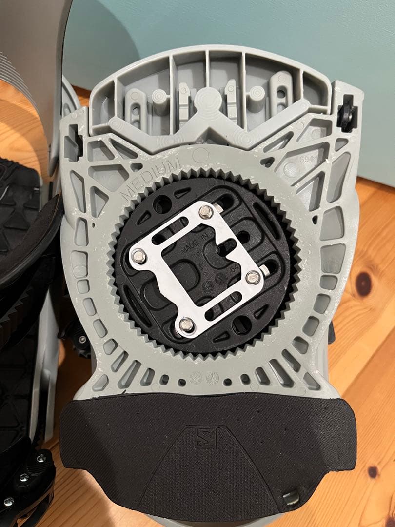 美品　SALOMON TRIGGER Mサイズ　サロモン