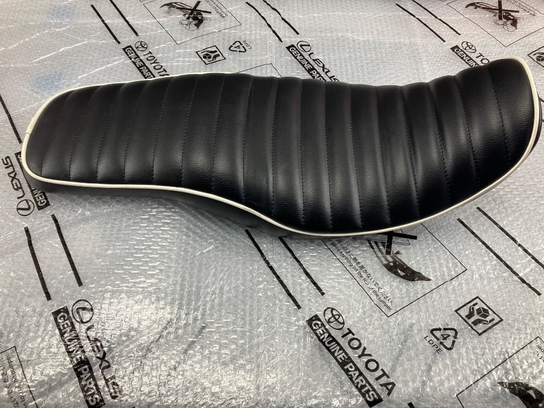 HEAVEN'S エストレア用 ローダウンシート タックロール ブラック