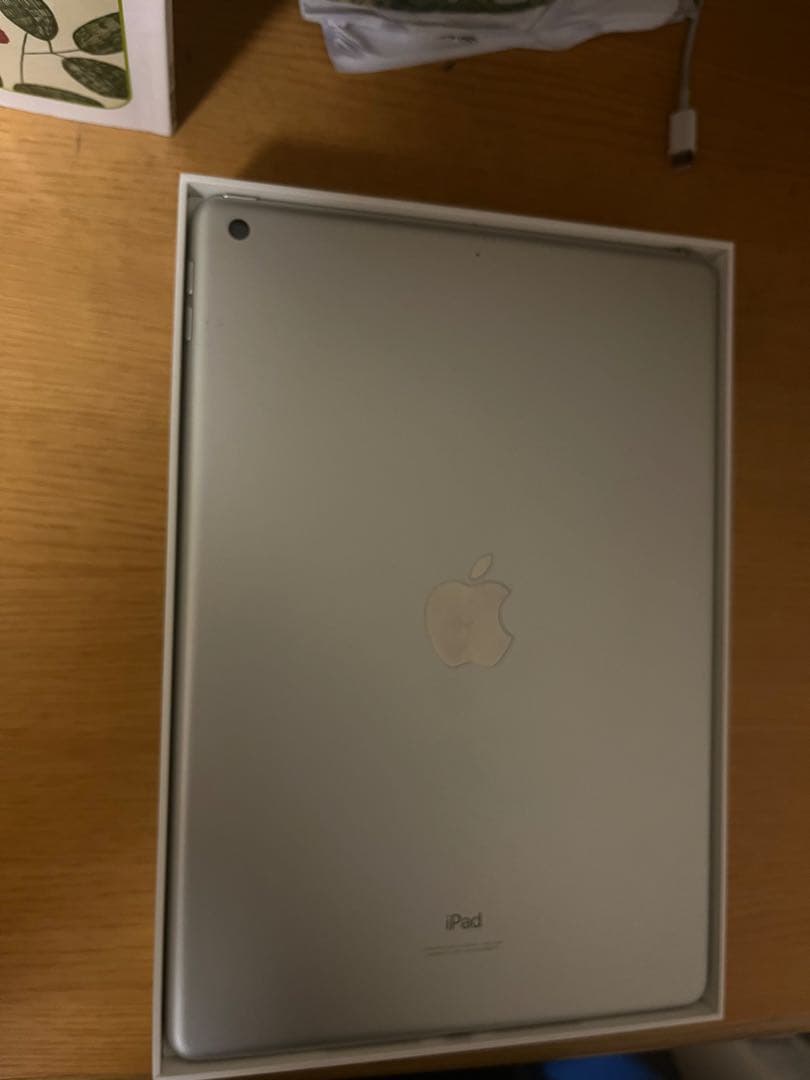 美品 iPad 第9世代 64GB iPad本体　Apple WiFiモデル