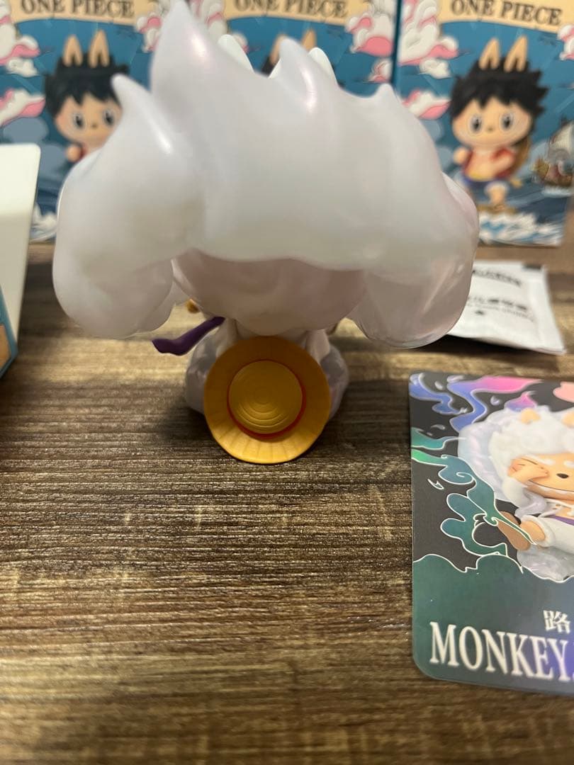 LABUBU ONEPIECE シークレ ット　ニカ　POPMART ワンピース