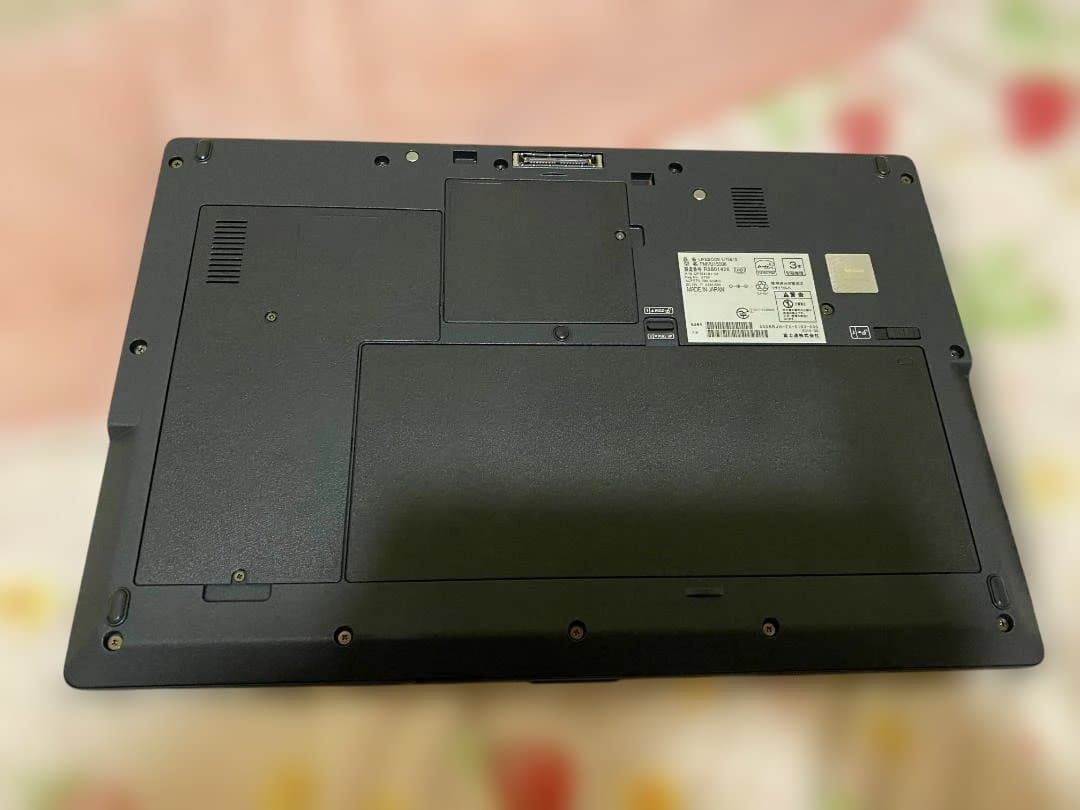 〔備品〕 格安パソコン LIFEBOOK U758／S FMVU15006