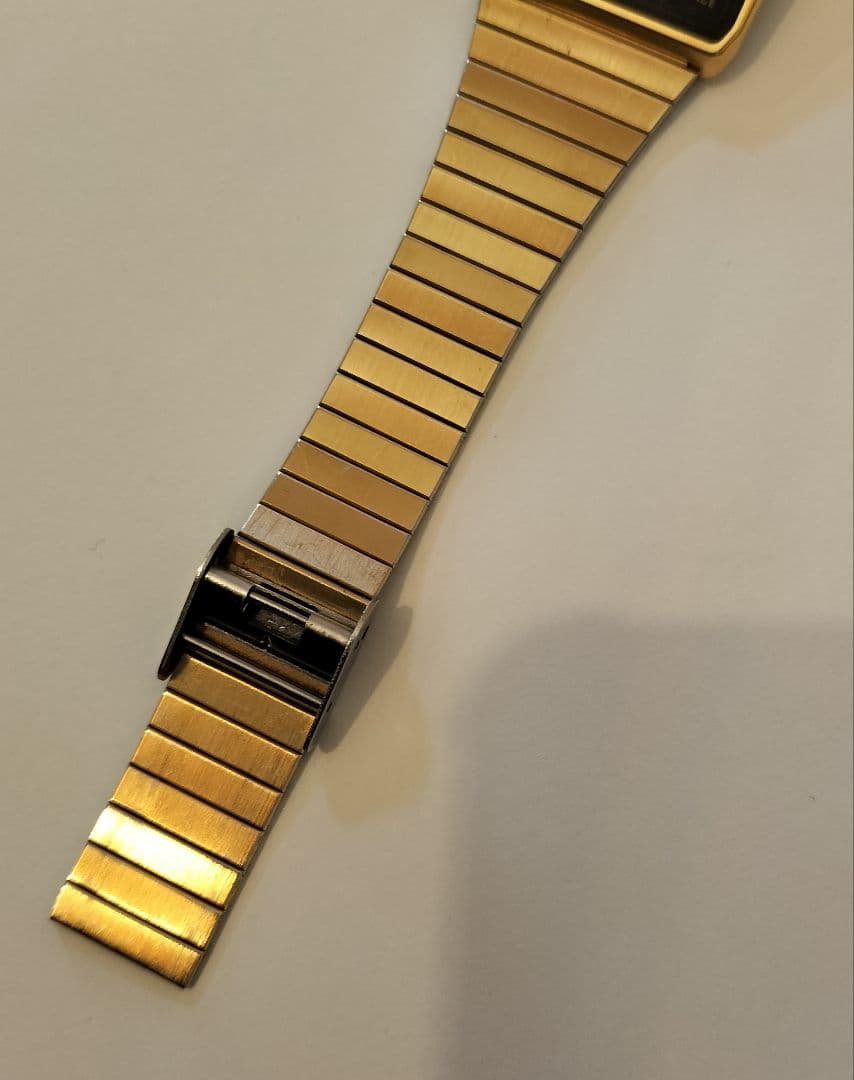 希少!!!CASIO DBC610ゴールド デジタル腕時計