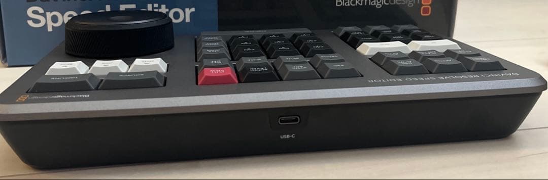 DaVinci Resolve Speed Editor(本体、箱付き)