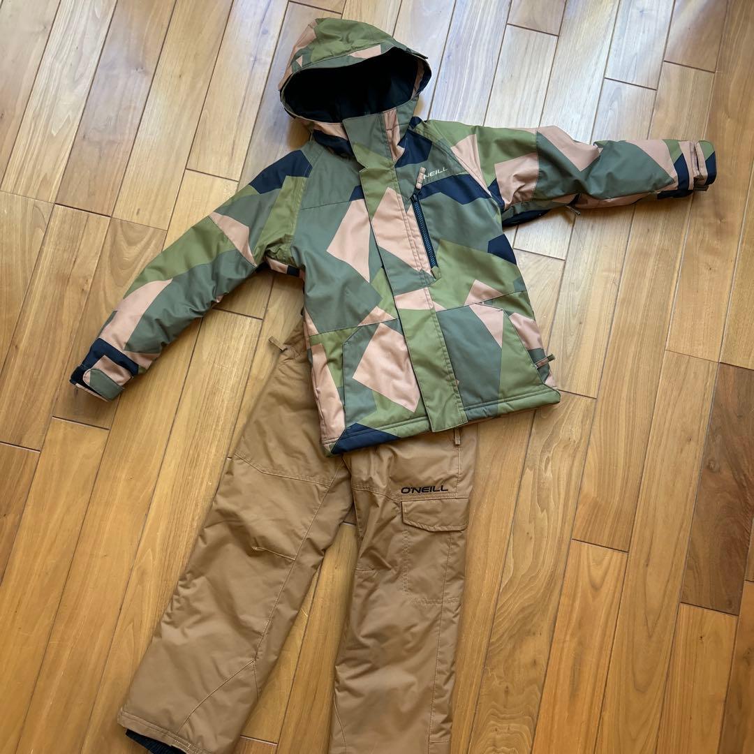 美品⭐︎ONEILL 子ども用スノーボードウェア上下セット　128cm 迷彩柄