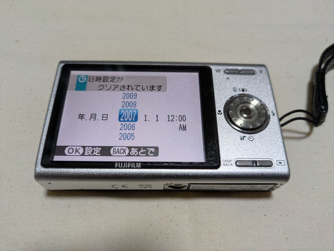 富士フイルム　デジタルカメラ FinePix Z100 fd ホワイトブラック